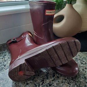 Maroon hunter rain boots